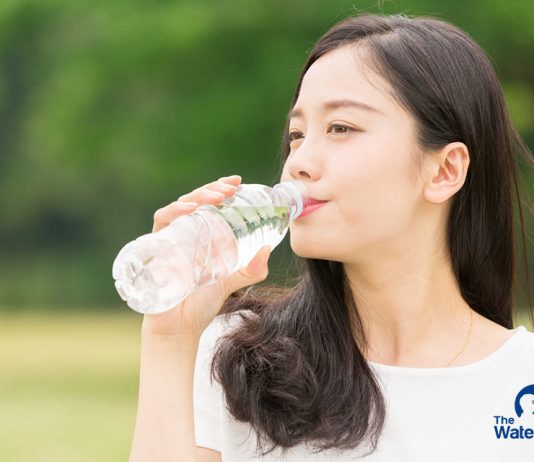 Phụ nữ muốn xinh đẹp đừng quên uống đủ nước mỗi ngày